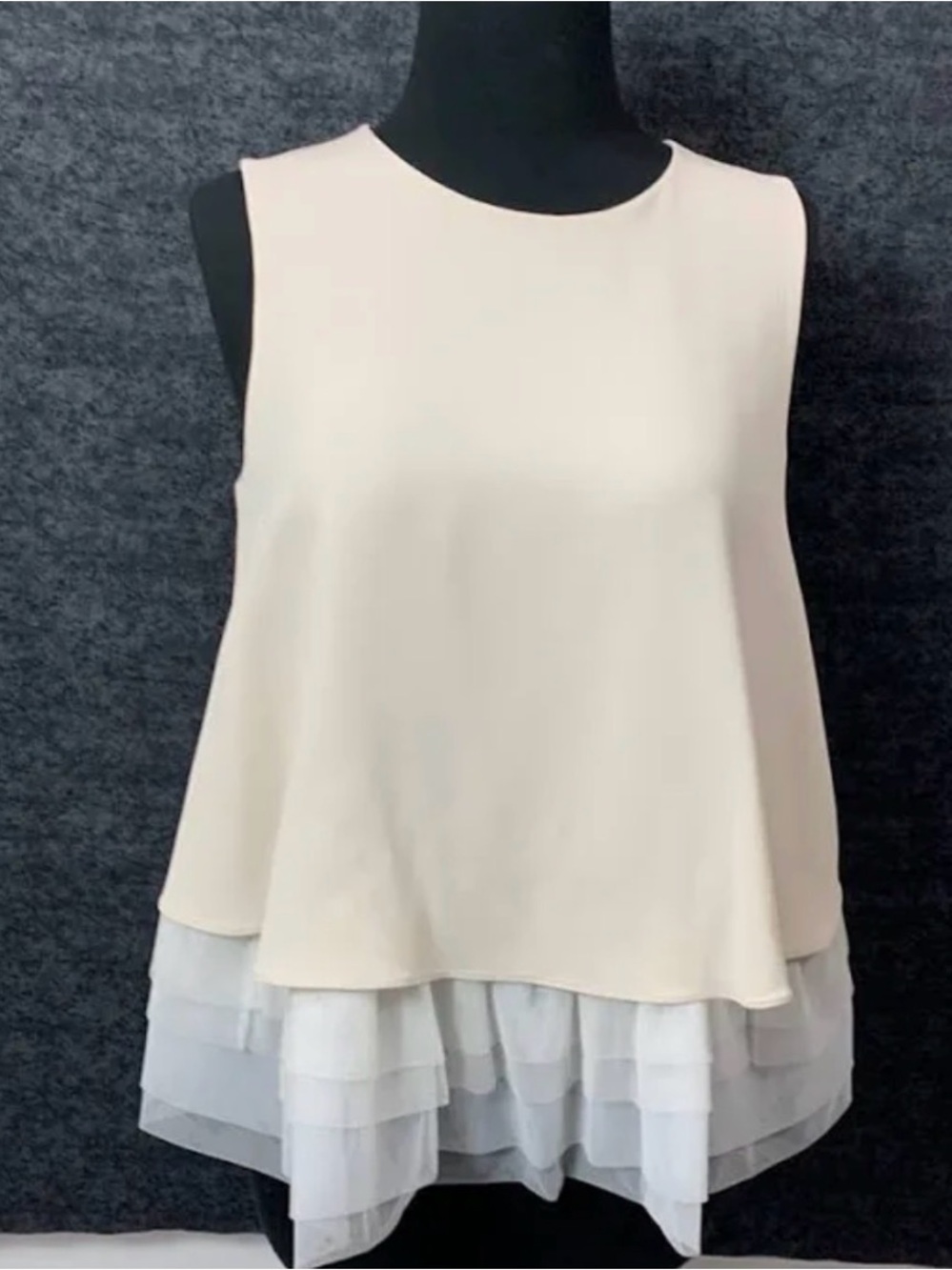 Brunello  Cuchinelli Sleeveless Silk Top Ruffled Tulle bottom Beige&Cream Sz L